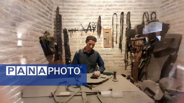 فلک‌الافلاک میزبان دانش‌آموزان‌دبیرستان‌ریحانه