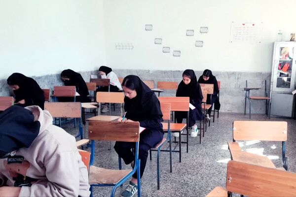 آزمون پیشرفت تحصیلی در دبیرستان آیت الله طالقانی داریون