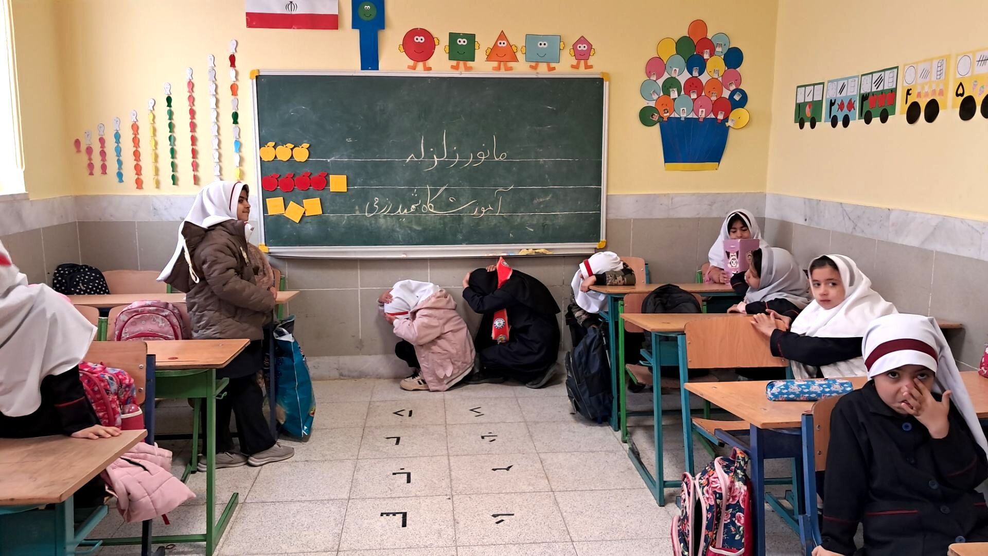 مانور زلزله در مدرسه شهید رزمی خلیل آباد