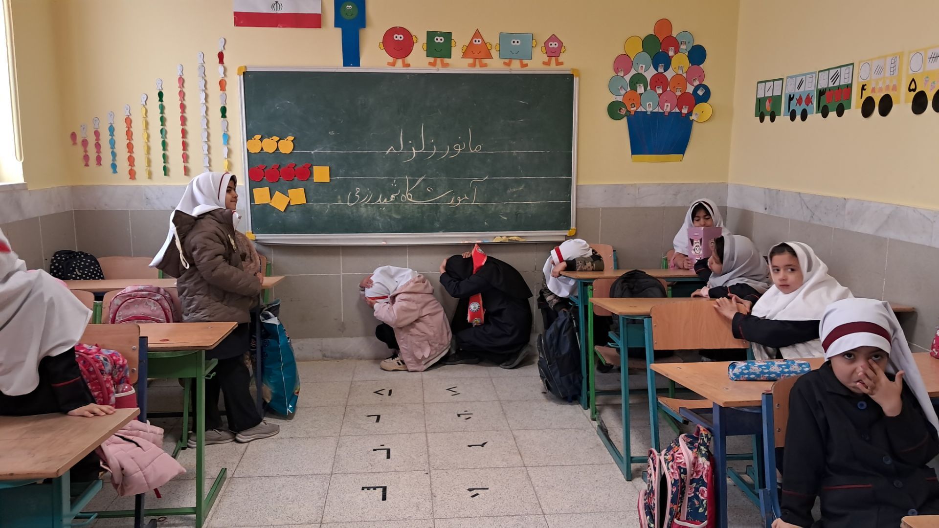 مانور زلزله در مدرسه شهید رزمی خلیل آباد