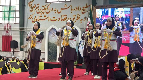 همایش هزار نفری یاوران انقلاب در مازندران