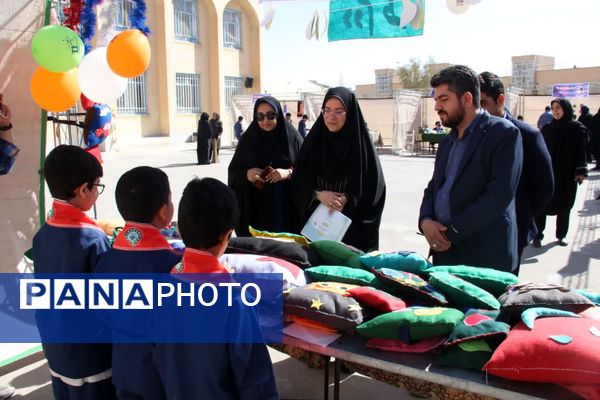 جشنواره دانش‌آموزی «کوک به کوک، حال خوب» در دبستان عطایی‌فرد