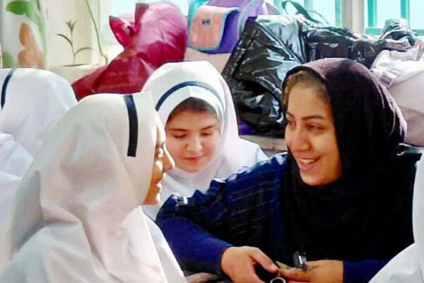 جشن ولادت بانوی دو عالم در دبستان وحیدکیهانی 