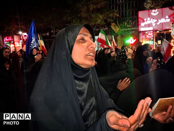 دست‌هایی به آسمان، قلوبی به امید ظهور