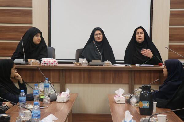 نشست توجیهی دانش‌آموزان پشتیبان طرح خبرنگار شو
