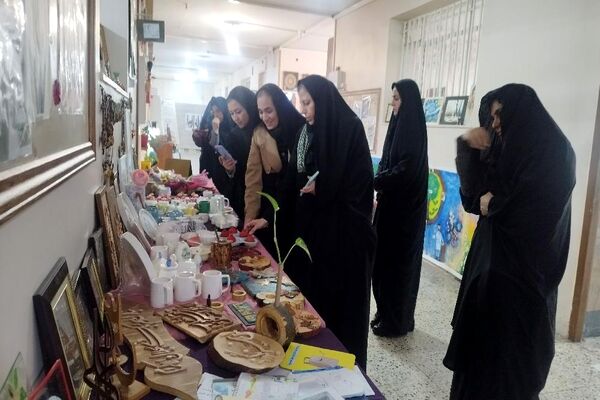 تجربه‌گردانی مدرسه شاهد شهدای وحدت در مشهد