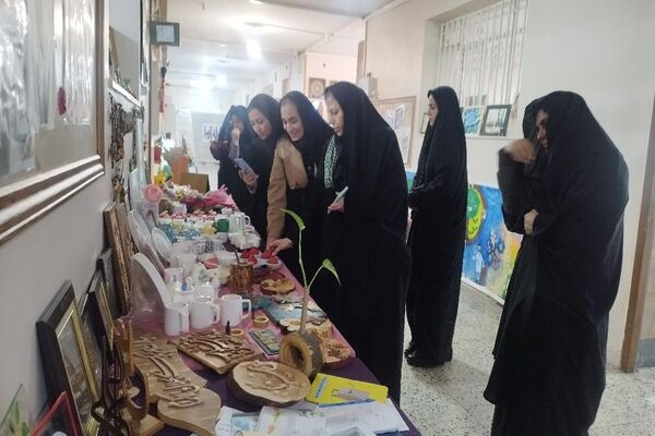 تجربه‌گردانی مدرسه شاهد شهدای وحدت در مشهد