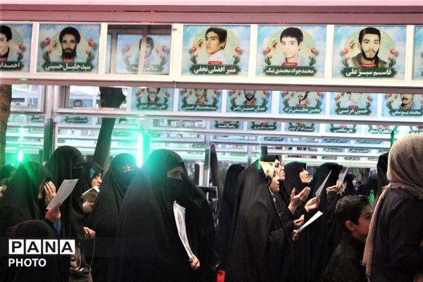 حال و هوای آغاز سال نو در جوار مزار شهدای جنگ رمضان
