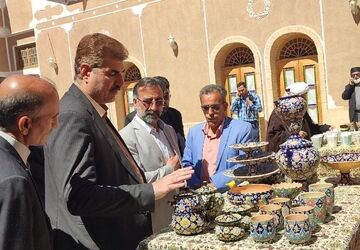 افتتاح بازارچه صنایع دستی در خانه تاریخی آیت‌الله رحیمی زارچ
