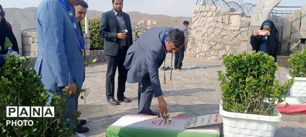غبارروبی و تجدید میثاق با روح پاک شهدای گمنام در مشهد
