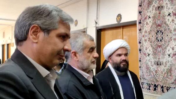 بازدید نائب رئیس مجلس شورای اسلامی از نمایشگاه تولیدات و محصولات صنعتی و صنایع دستی شهرستان کاشمر