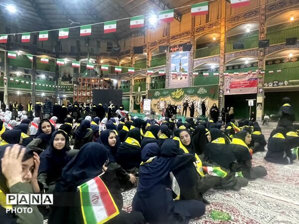 جلوه‌‌ای دیدنی از شور دانش‌‌آموزان در برنامه سالروز تاسیس سازمان دانش آموزی در یزد