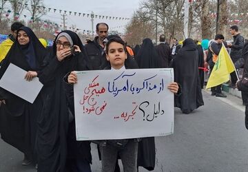 جان خود را می‌دهیم تا ذره‌ای خاک ندهیم