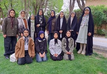 گردهمایی دختران کهک به یاد شهدای میناب