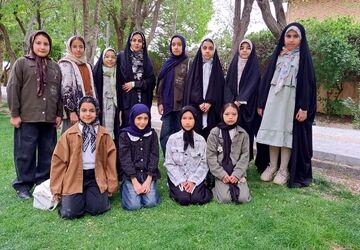 گردهمایی دختران کهک به یاد شهدای میناب