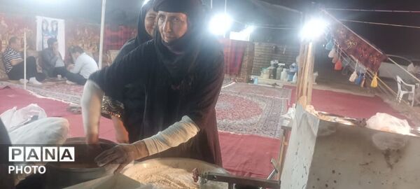 نمایشگاه پسته و محصولات غذایی در شهر احمدآباد اردکان