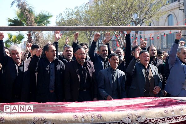 تجمع سوگواران رهبر شهید انقلاب در بهارستان‌دو