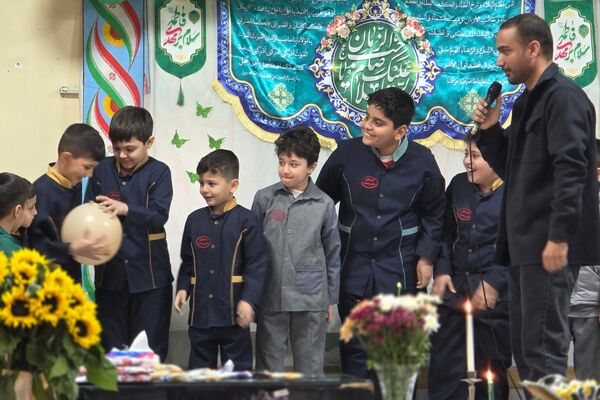 جشن میلاد با سعادت حضرت مهدی موعود(ع)در دبستان حاج همت بهارستان ۲