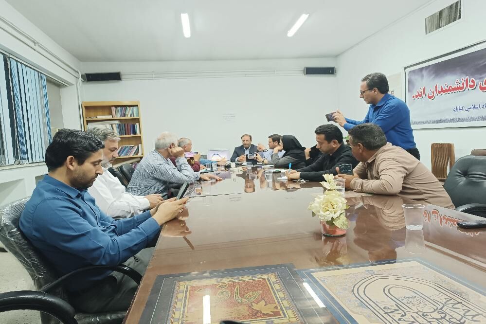 نشست هفتگی خبرنگاران گناباد با محوریت بحران کم‌آبی 