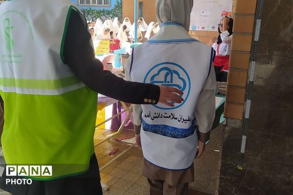 آیین بازگشایی مدارس در دبستان بنی‌هاشمی