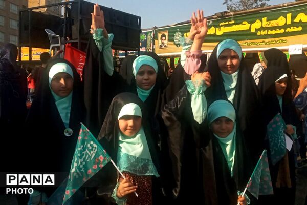 روایت غدیر از قاب خبرنگاران  نوجوان پرشور پانا در راهپیمایی شهرستان قدس
