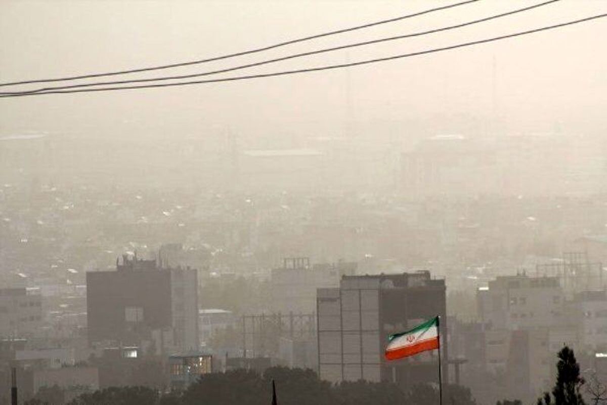 باد و خاک در تهران
