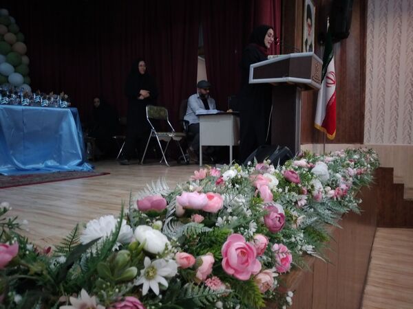 تقدیر از رتبه های استانی و کشوری جشنواره فرهنگی هنری فردا