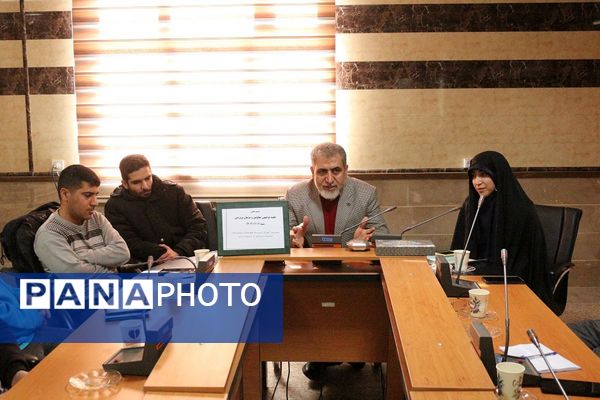 تشکیل ستاد دهه فجر در آموزش و پرورش فیروزکوه با هدف برنامه‌ریزی منسجم برای ترویج ارزش‌های انقلاب در مدارس