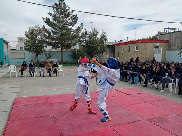 المپیاد‌ ورزشی درون مدرسه ای در دبیرستان فاطمیه