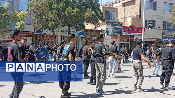 مراسم عزاداری و زنجیر زنی به مناسبت شهادت امام حسن عسکری«ع»