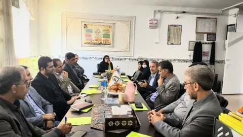 بازدید مسئولان آموزش و پرورش از دبیرستان دوره اول شاهد بروجرد