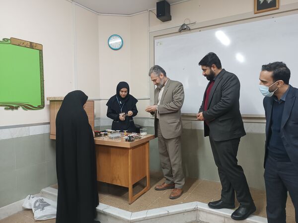 هفته ماها در دبیرستان آرمینه مصلی نژاد ناحیه ۷ مشهد 