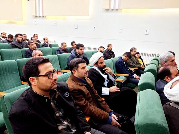 جلسه جهاد تبیین با موضوع بررسی مسائل سیاسی ایران و جهان در کاشمر