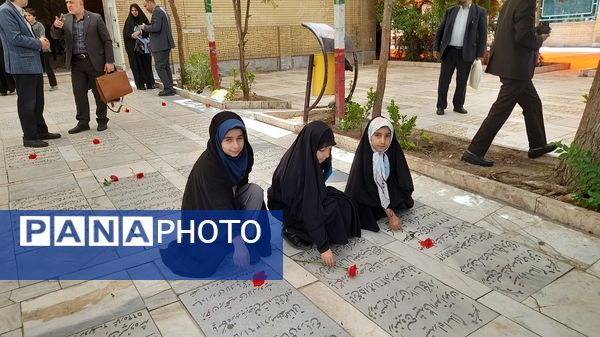 تجلیل از دانش‌آموزان برگزیده پویش «شهید من» در قم