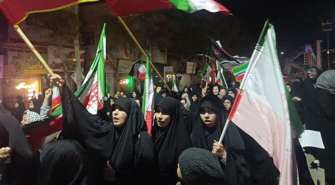 روایت خبرنگار کوچک از قرار عاشقی از راهپیمایی مردم شهرستان  آشخانه