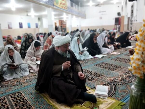 برگزاری مراسم اعتکاف در دبیرستان شهید جهانی ابرکوه