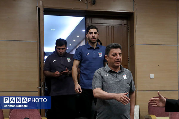 نشست خبری سرمربی تیم های ملی فوتبال ایران و ازبکستان