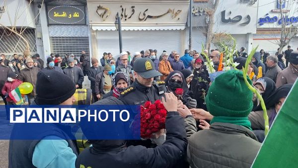 حضور خادمان امنیت در راهپیمایی ۲۲ بهمن