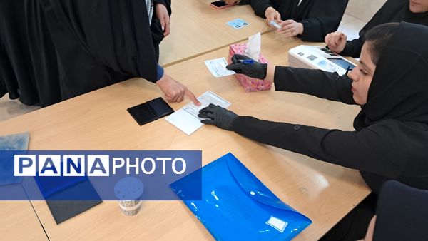 حضور پرشور رای‌اولی‌ها در انتخابات ریاست جمهوری