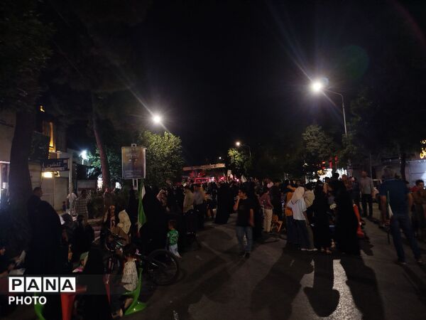 موکب فرهنگیان شبی دیگر در کنار کودکان