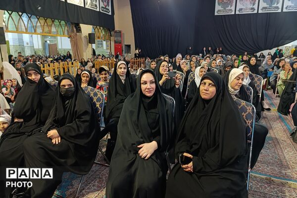 اجتماع بزرگ دختران ایران در سالروز میلاد حضرت معصومه (س) و روز دختر به یاد شهدای دانش آموز میناب