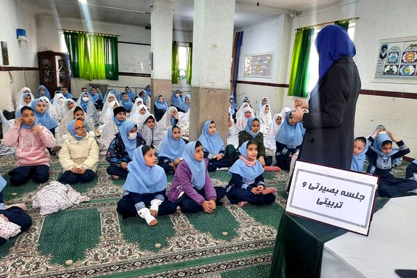 جشن پیروزی انقلاب اسلامی در مدارس منطقه کهریزک 