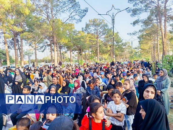 قدم هایی به عشق معلمان