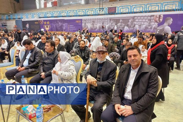 جشن روز پدر در سالن گلعباسی ورامین ؛ حضوریک هزار نفر از  پدران دانش آموزان گل‌های نمونه