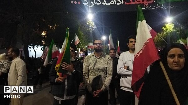 نیشابوری ها از پیر تا کودک در اجتماعات خیابانی
