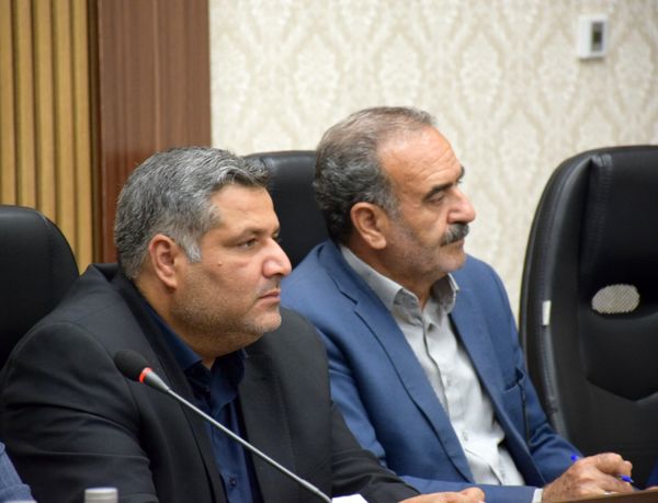 نشست هم‌اندیشی معاون استاندار با موسسان و مدیران مدارس غیردولتی تربت حیدریه 