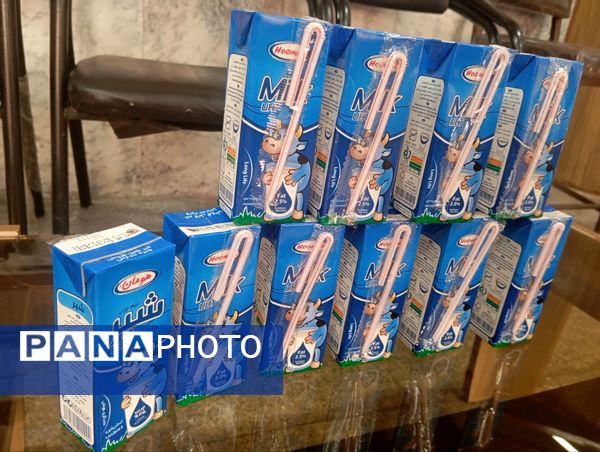 توزیع شیر در دبستان نرجس