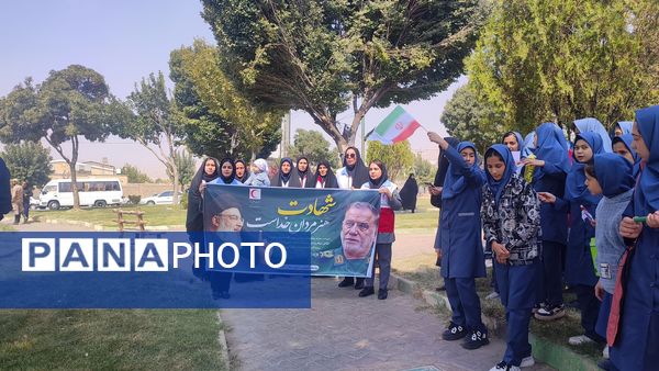 تجمع دانش‌آموزان کمیجانی‌ در محکومیت جنایات رژیم‌جعلی‌اسرائیل