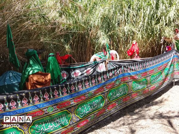 برپایی نمایشگاه «غنچه‌های خونین» در باقرآباد قم