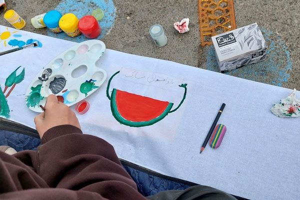 نمایشگاه دست سازه‌های دانش‌آموزان مدرسه شهید شرافت بهارستان‌دو